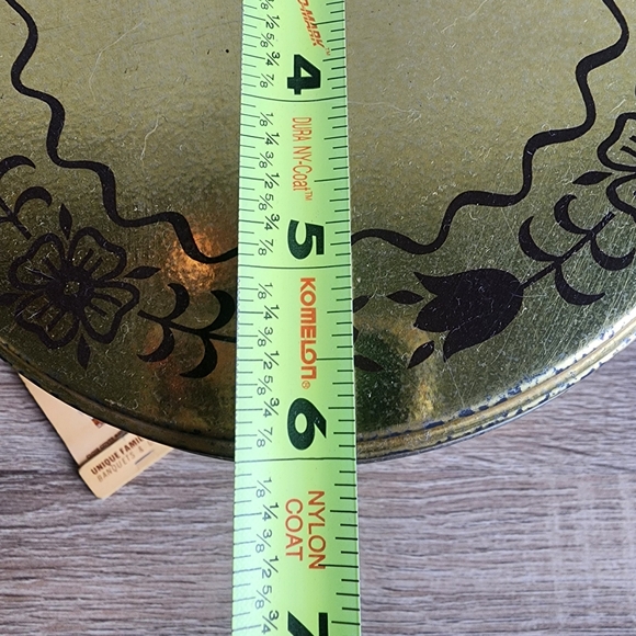 VINTAGE 70s SWISS MISS Brown Gold Girl Boy Floral Flower Circle Tin and Lid - Picture 4 of 10